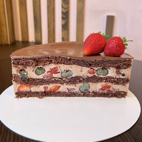 Торт ягоды с маскарпоне шоколадный классический, 1.2-3 кг