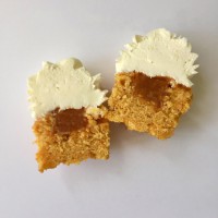 Морковные с карамелью ванильный крем