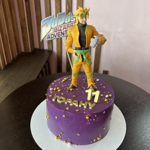 Торт для мальчиков #1884 с фигуркой jojos, фиолетовый
