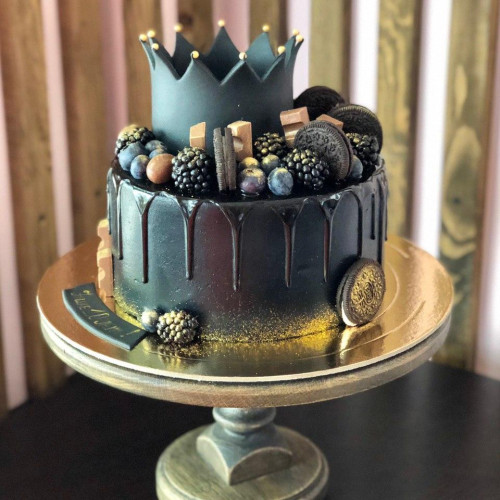 Торт для девочек #1000 корона с ягодами и печеньками, черный