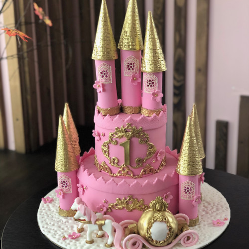 Торт 3D #891 замок с каретой, мастика розовый золотой
