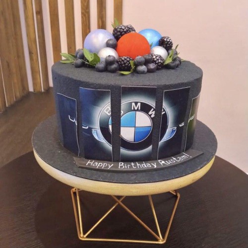 Торт для мужчин #1495 с шоколадными шариками ягодами и логотипом BMW, черный