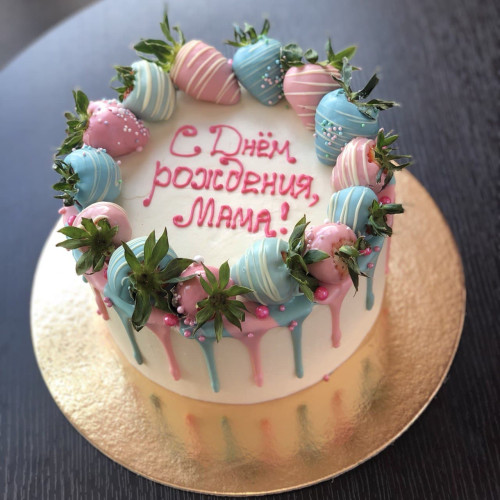 Торт для женщин #1258 с клубникой в шоколаде, белый