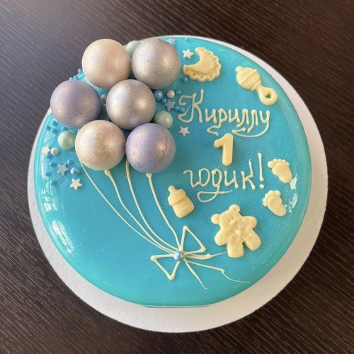 Торт на годик #1466 муссовый с шоколадными шариками, голубой